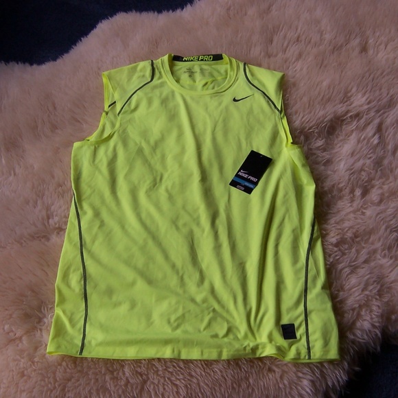 nike pro men's sleeveless fitted top